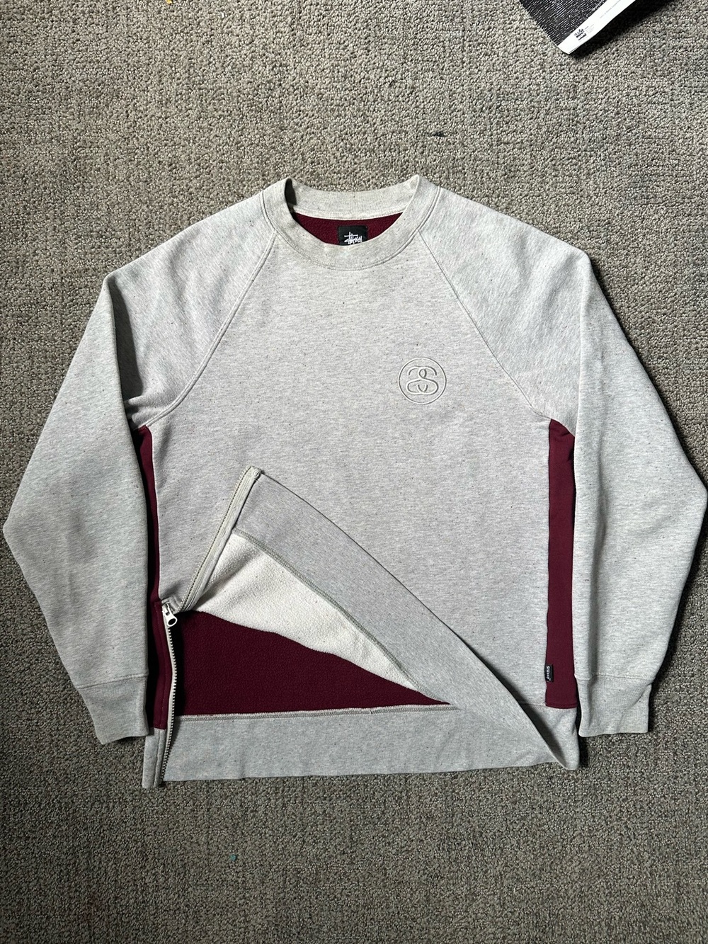 Stussy Light Gray Crewneck Size S Burgundy Side / Back Panels